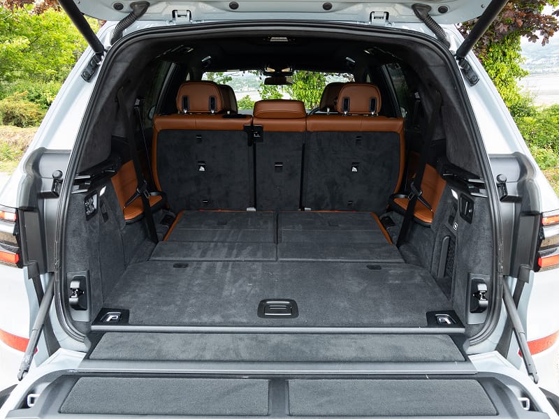 BMW X7 boot capacity